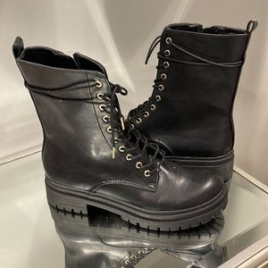 Size 7 black boots
